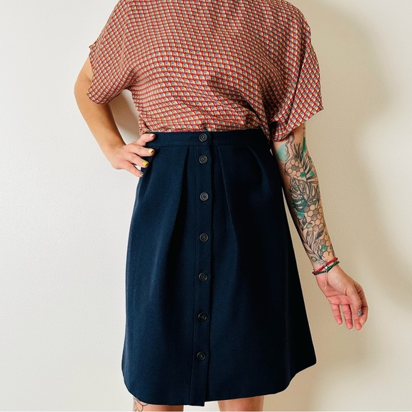 J. Crew flair button down navy skirt 100% wool - Picture 4 of 8